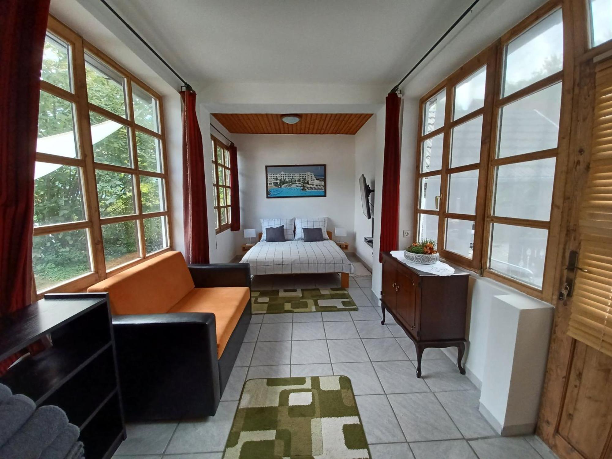 Szarszo Apartment With 3 Rooms And Private Beach, Private Parking Balatonszárszó Kültér fotó