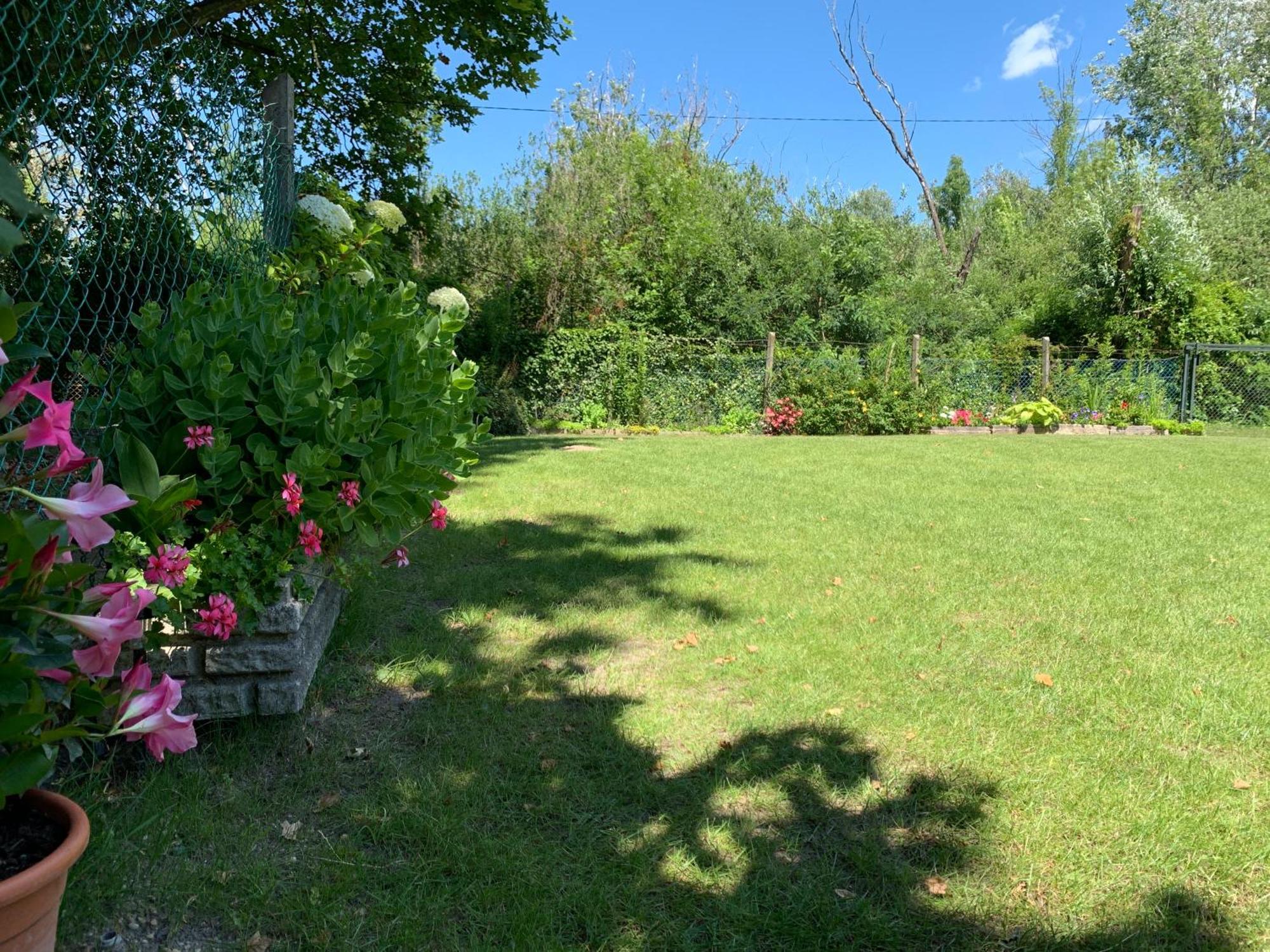 Szarszo Apartment With 3 Rooms And Private Beach, Private Parking Balatonszárszó Kültér fotó